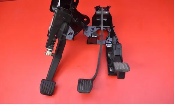 Ford Mondeo MK IV Accelerator throttle pedal 7G9N7B633AGB