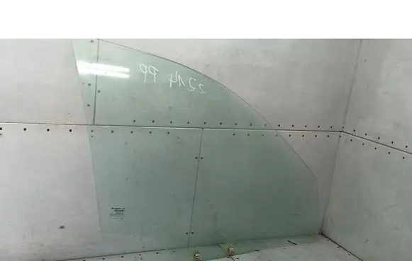 Chevrolet Lanos Front door window glass four-door 