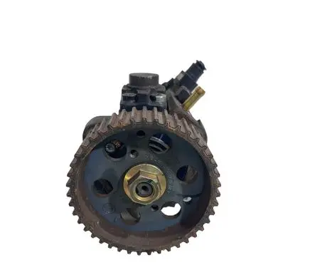 Opel Zafira B Fuel injection high pressure pump 55205935 0445010150