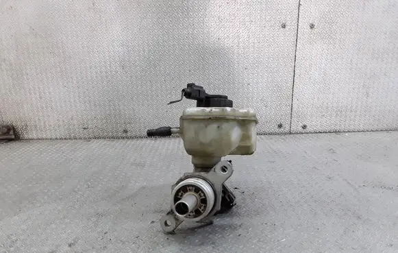 Volkswagen Golf V Master brake cylinder 1K1611301D
