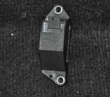 Mercedes-Benz E W211 Airbag deployment crash/impact sensor A0018209326