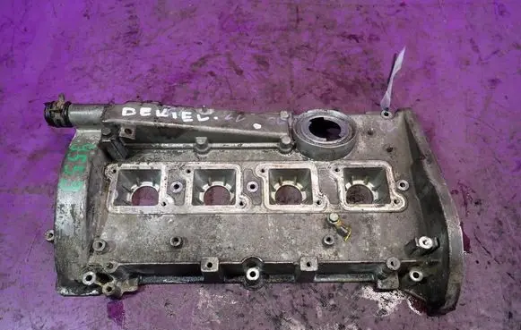 Volkswagen Golf IV Rocker cam cover 06A103469B
