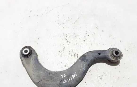 Volkswagen PASSAT B8 Rear upper control arm/wishbone 5Q0505323D