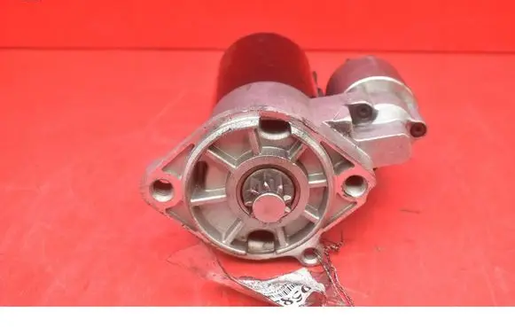 Volkswagen PASSAT B5 Starter motor 32389N