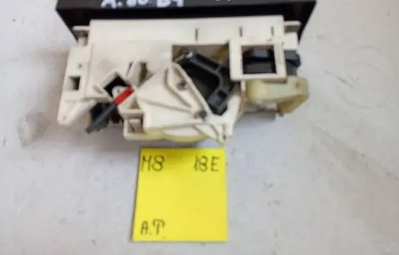 Audi 80 90 S2 B4 Central console control unit 6589899