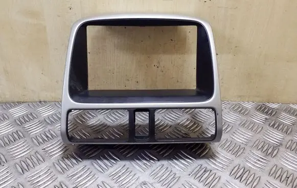 Radio/GPS head unit trim