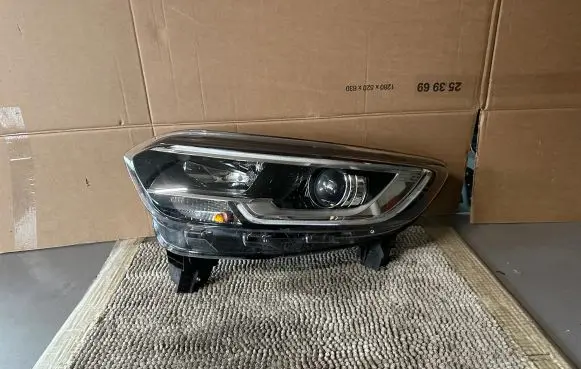 Renault Kadjar Headlight/headlamp 260609857R