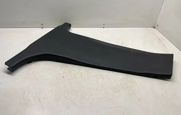 Mercedes-Benz C W204 (B) pillar trim (bottom) A2046900525 A050688 50512