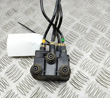 Land Rover Discovery 5 Air suspension control unit module (rear) LPLA5B710AB
