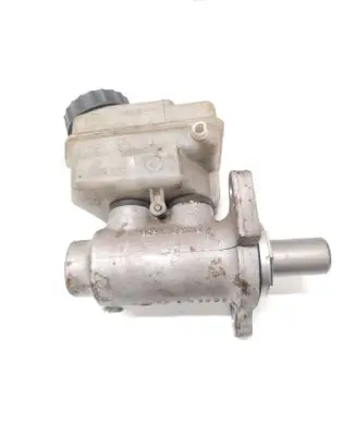 Master brake cylinder