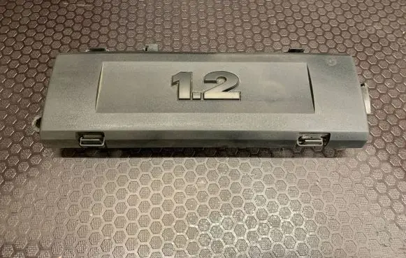 Volkswagen Polo IV 9N3 Other engine bay part 03E971815A