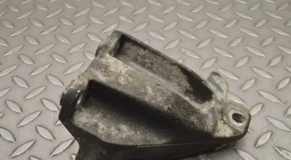 BMW 1 F20 F21 Engine mounting bracket 736813