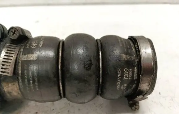 Intercooler hose/pipe