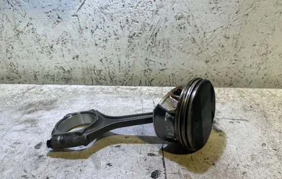 Jeep Grand Cherokee WL Piston with connecting rod