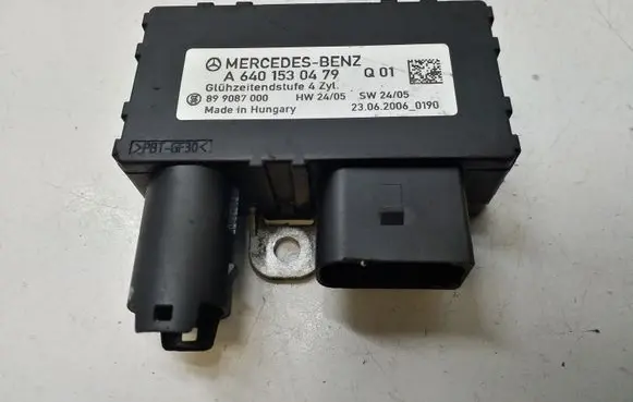 Mercedes-Benz A W169 Glow plug pre-heat relay A6401530479 899087000