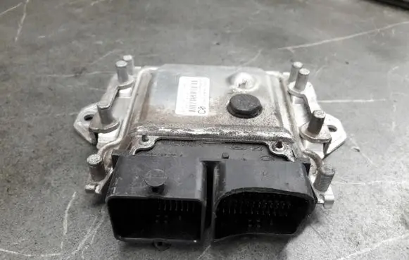 Nissan Pixo Engine control unit/module ECU 0261S07325