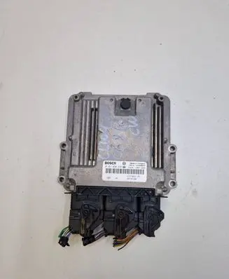 Dacia Sandero Engine control unit/module 237102213R 0281030439 237104128R