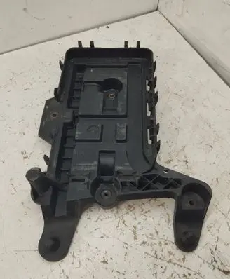 Volkswagen Touran I Battery box tray 1K0915333B