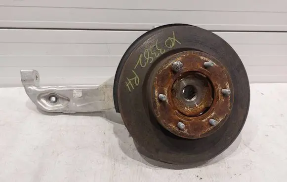 Ford Ranger Front wheel hub KB3C3K185AC KB3Z3K185C