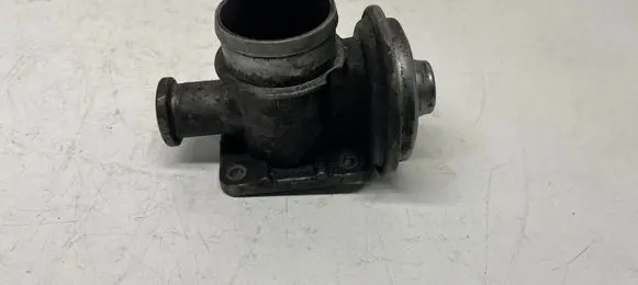 BMW 5 E39 EGR valve 7785452