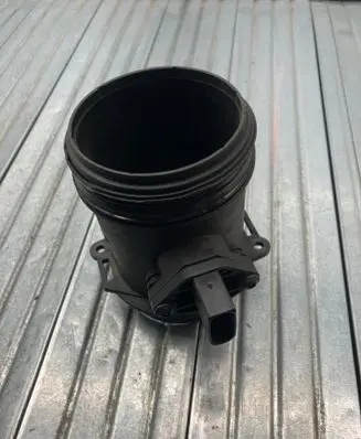 BMW 5 E60 E61 Mass air flow meter 7524136 0280218135