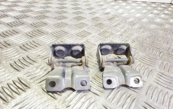 Subaru Outback Loading door hinge set 