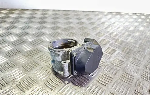 Volkswagen Golf V Throttle valve 03G128063G