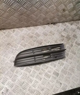 Volkswagen Touran I Front bumper lower grill 1t0853665