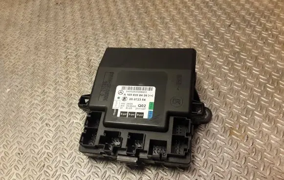 Mercedes-Benz B W245 Door control unit/module 1698208426 A1698208426
