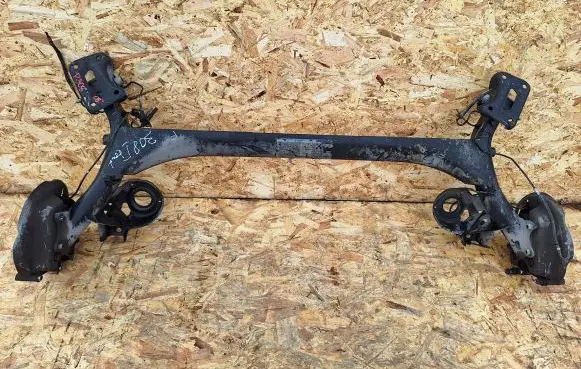Peugeot 308 Rear axle beam with reductor 