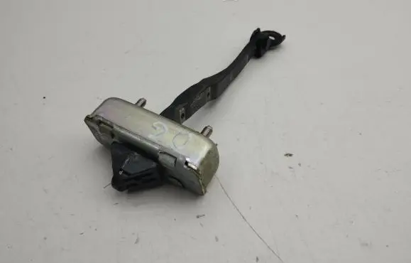 Mazda CX-5 II Rear door check strap stopper
