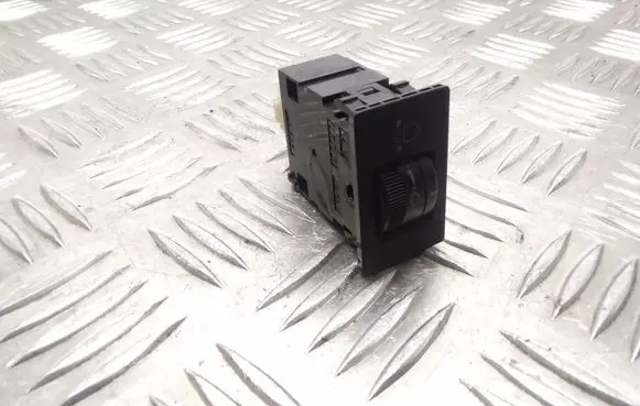 Toyota Prius (XW10) Headlight level height control switch