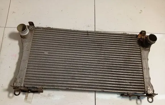 Toyota Avensis T270 Intercooler radiator 