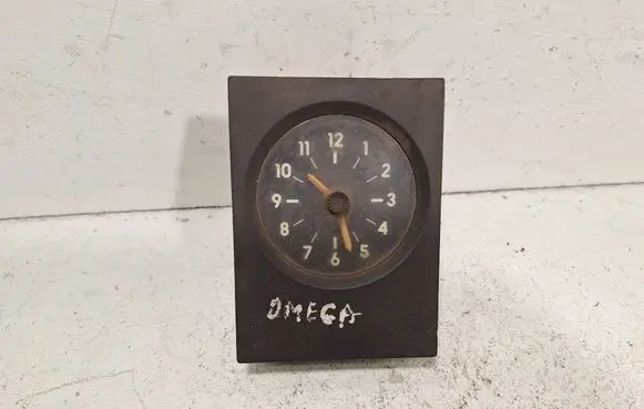 Opel Omega A Clock 90213997