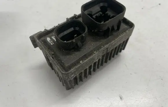 Opel Insignia A Glow plug pre-heat relay 55574293