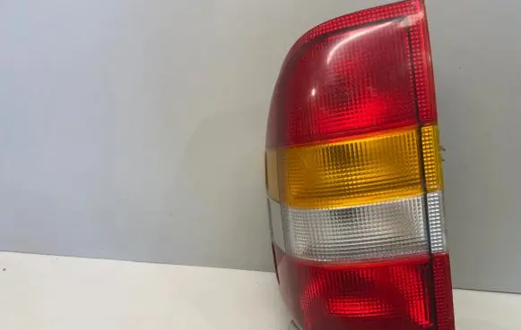 Opel Frontera B Rear/tail lights