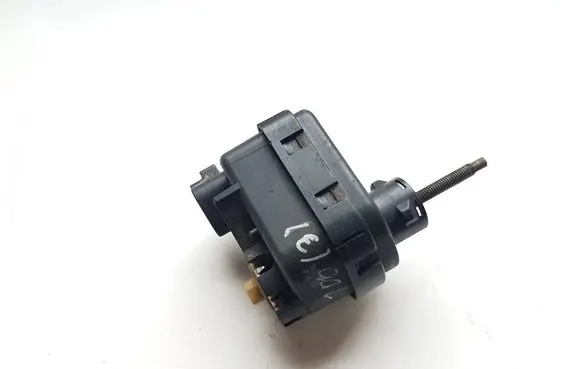 Toyota Land Cruiser (J100) Headlight level adjustment motor 3722132045