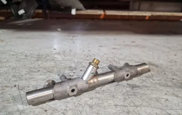 Audi A6 S6 C7 4G Fuel main line pipe 06E130090AJ