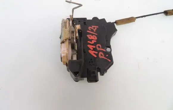 Mitsubishi Outlander Front door lock