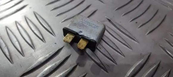 Volkswagen Golf IV Other relay 443937105a