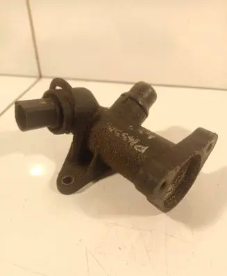 Volkswagen PASSAT B5.5 Engine coolant pipe/hose 058121133B PA66GF30