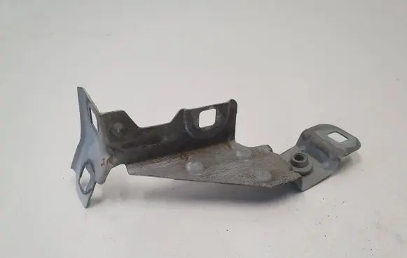 BMW 1 E82 E88 Fender mounting bracket 7144046