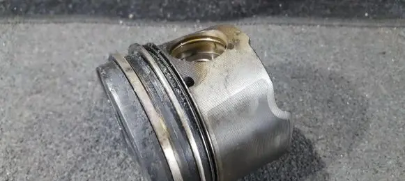 Peugeot 607 Piston 