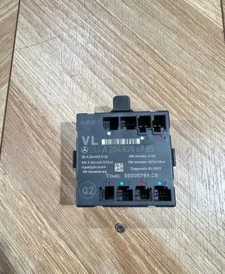 Mercedes-Benz C W204 Door control unit/module A2048200126 A2048206985 A2044421232