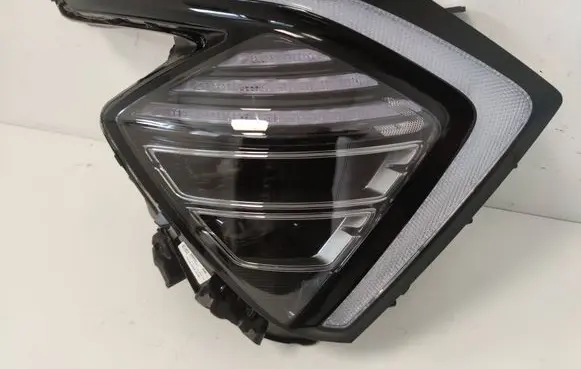 KIA Sportage Headlight/headlamp 92102R2100