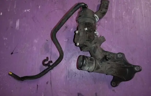 Nissan X-Trail T32 Thermostat housing 110600686R