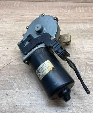 BMW 5 E39 Wiper motor 8360603