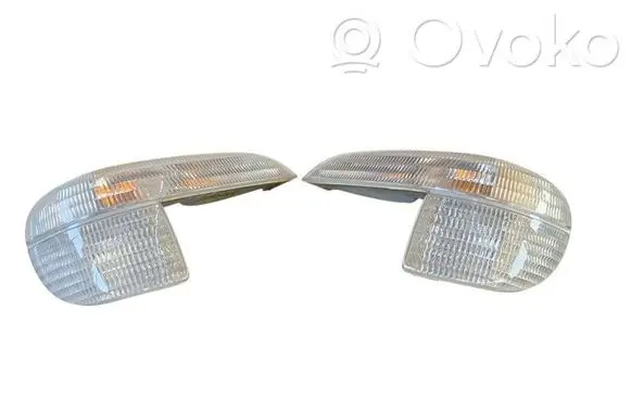 Ford Explorer Front indicator light 