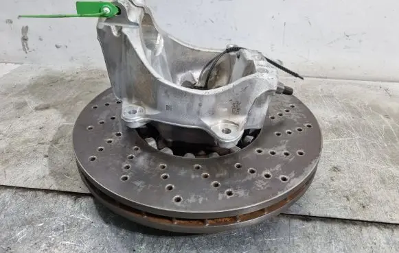 BMW X3M F97 Front wheel hub spindle knuckle 8067435