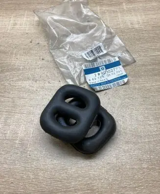 Opel Corsa B Muffler mount bracket/holder 90352773